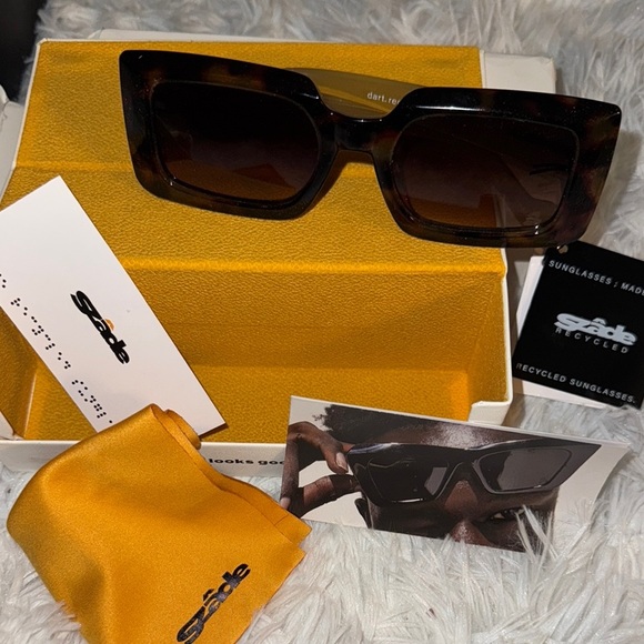 Brown Classic Sunglasses with Dark Lenses - Picture 3 of 5